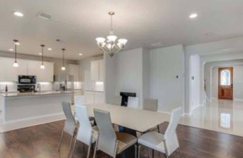 Wetmore House | SUMMER Specials perfect for a big family