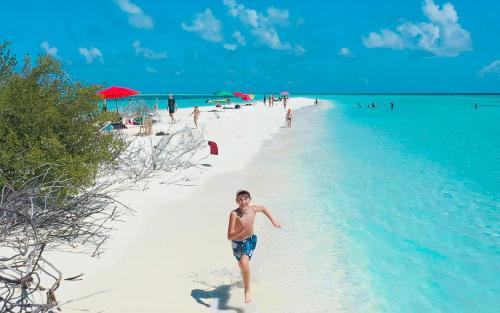 Rasdhoo Hotel | Summer Vibes Beach Front