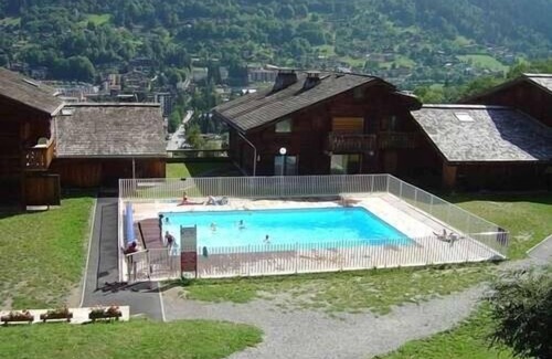 Saint-Gervais-les-Bains Apartment | SUMMER/WINTER SKI RENTALS available: Large FAMILY Apartment (1bedroom+1cabine)