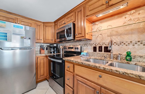 Orange Beach Condo | ⛱️SummerChase 904⛱️ indoor pool, hot tub, kiddie pool, and workout gym