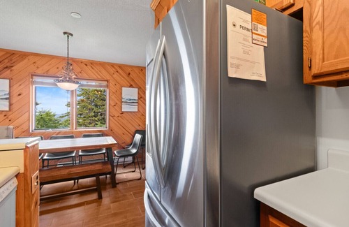 Snowshoe Apartment | Summit 204D 3BR/2BA Across From Village Great Views Free Parking WiFi