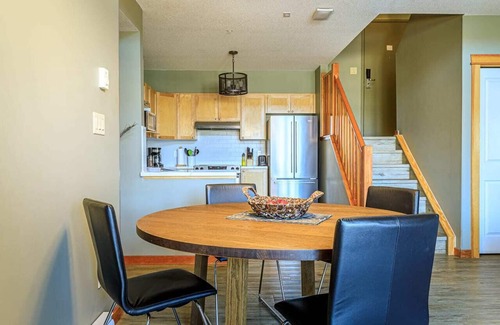 Canmore Condo | "Summit" at The Lodges of Canmore