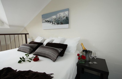 Falls Creek House | Summit Ridge Alpine Lodge