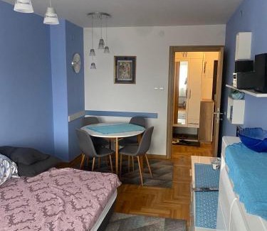 City Center Apartment | Summit rooms , Parking in garage