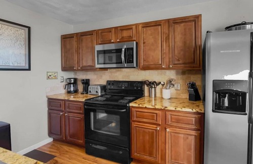 Snowshoe Apartment | Summit205C Across from Village Sleep 10 VIEWS WiFi