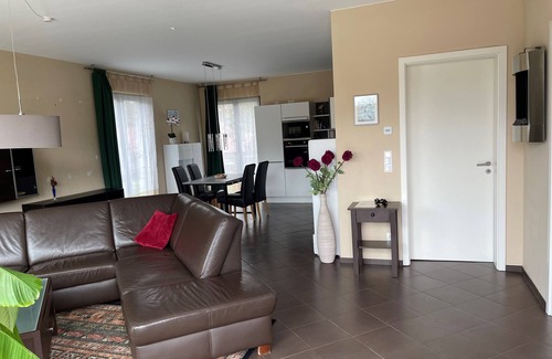 Michendorf Apartment | Sun-drenched apartment with large terrace for up to 6 guests near Potsdam and Berlin