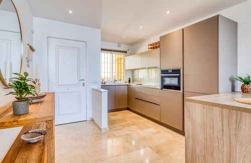 Estepona Apartment | Sun-Drenched Apartment in Estepona - 2BR, Pools, Near Beaches & Old Town