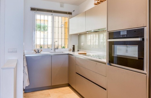 Estepona Apartment | Sun-Drenched Apartment in Estepona - 2BR, Pools, Near Beaches & Old Town