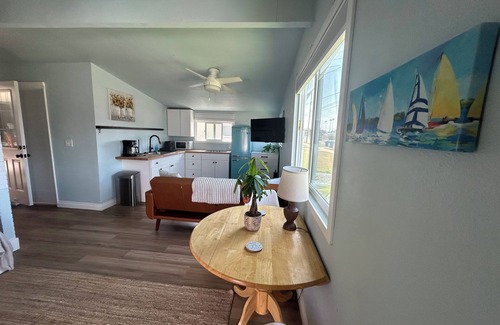 Imperial Beach Apartment | Sun drenched Beach retreat in quiet walkable pet friendly neighborhood!