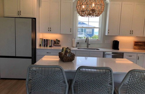 Holden Beach House | Sun-Kissed Mermaid - A Beautiful 2nd Row Home