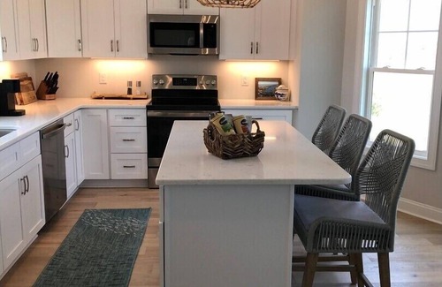 Holden Beach House | Sun-Kissed Mermaid - A Beautiful 2nd Row Home