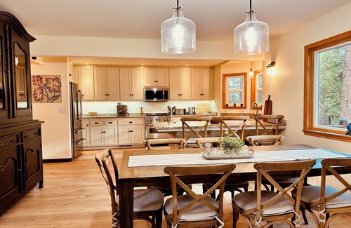 Arnold Cabin | Sun-kissed Serenity or Snow-covered Adventure: Your California Cabin Awaits!