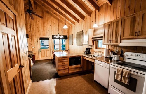 Winthrop Cottage | Sun Mountain Lodge - Lakeside One-Bedroom