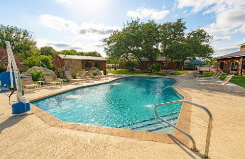 La Hacienda Estates Resort | Sun Outdoors Lake Travis