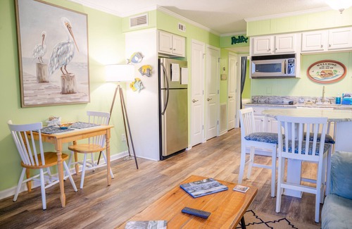 Tybee Island Condo | Sun, Sand and Pool : Condo at Savannah, Tybee