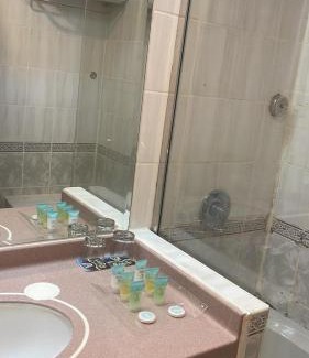 Al Muraqqabat Hotel | SUN & SANDS HOTEL LLC