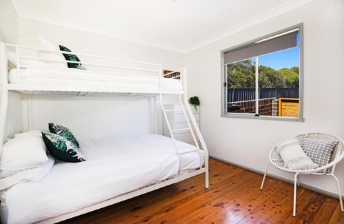 Culburra Beach House | Sun Shack at Culburra I Pet Friendly I 3 Min Walk to Beach