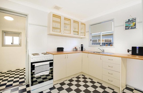 Culburra Beach House | Sun Shack at Culburra I Pet Friendly I 3 Min Walk to Beach