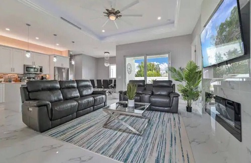 Diplomat House | Sun Soaked 4 Bedroom *Heated* Pool Home -BRAND NEW