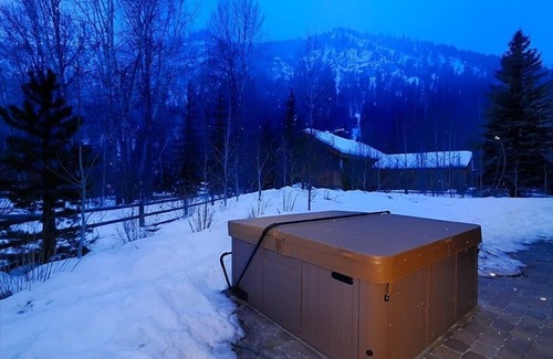 Ketchum House | Sun Valley Luxury Home Near River Run Lodge and walking distance to town