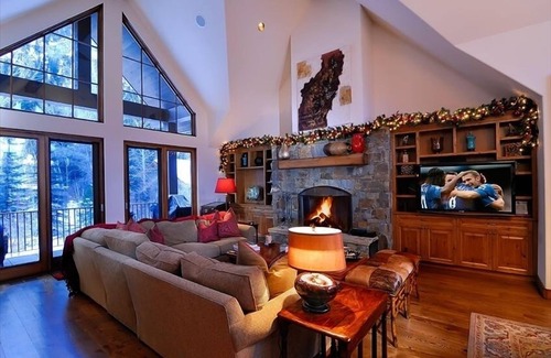 Ketchum House | Sun Valley Luxury Home Near River Run Lodge and walking distance to town