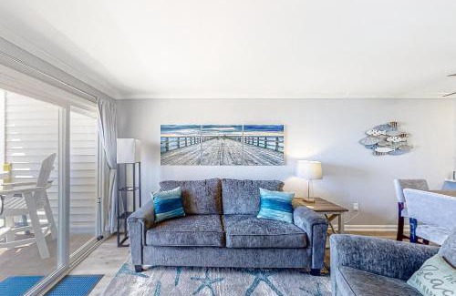 Crescent Beach Apartment | Sun Villa B-2