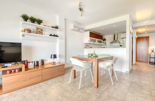 El Mas Isaac Apartment | SUN VILLAGE P4