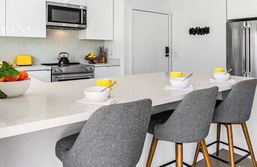 Sunrise Vista Chino Condo | Sunbeam Villa - Upscale Vibrant Mid-Century Condo