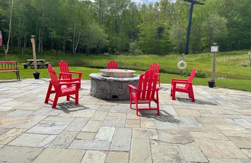 Central Vermont- Killington Apartment | SunBear- AC, Pool, Game Room, Fireplace, Hiking!
