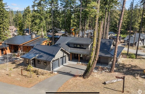Cle Elum House | Suncadia 4 Bdrm Home located within the heart of the Resort