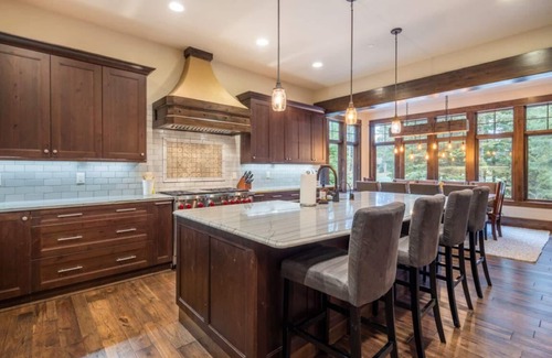 Cle Elum House | Suncadia 5 Bdrm Elegant Home near Golf Course, Covered Patio and Hot Tub