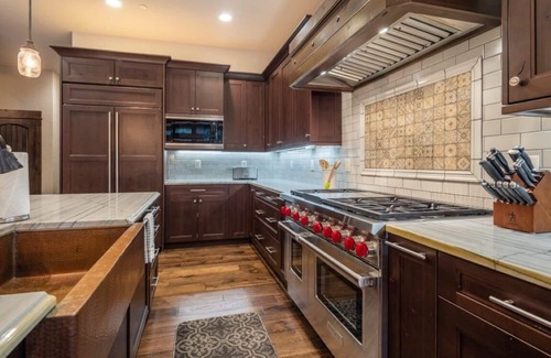 Cle Elum House | Suncadia 5 Bdrm Elegant Home near Golf Course, Covered Patio and Hot Tub