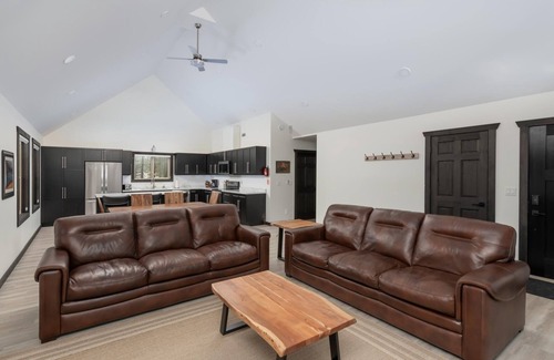 Valemount House | Sundance Cabin Rental - Pet Friendly!