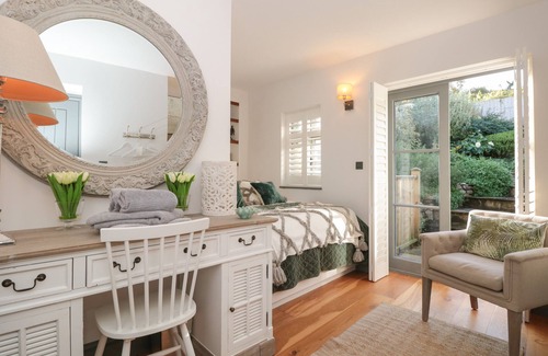 Dittisham Cottage | SUNDAY SCHOOL, family friendly, with open fire in Dittisham