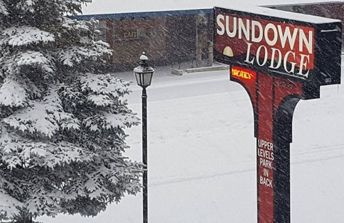 Eureka Hotel | Sundown Lodge