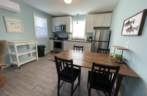 Avon Cottage | Sunfish Cove is a cute and quaint cottage perfect for a small family or a couple.