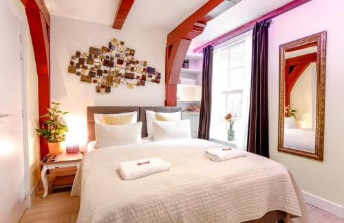 Burgwallen Nieuwe Zijde Bed & Breakfast | Sunflower Amsterdam