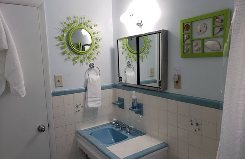 Redington Beach House | Sunflower Beach House - Walking Distance To The Beach!