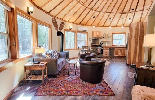 Mazama Cabin | Sunflower Yurt - Mazama special place