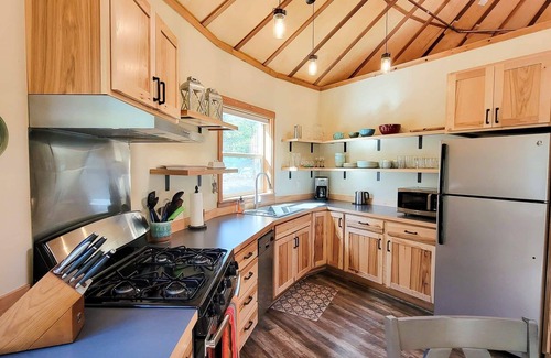 Mazama Cabin | Sunflower Yurt - Mazama special place