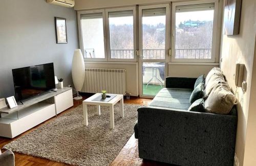 Vozdovac Apartment | Sunkissed apartment