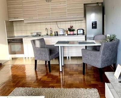 Vozdovac Apartment | Sunkissed apartment