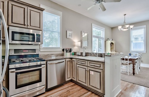 Sunnyside House | "Sunkissed" Home with Private Pool in Carillon Beach. 3 min walk to the beach!