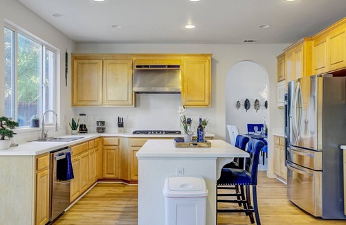 Antioch House | SUNKISSED SPACIOUS 5BD HOME W/ POOL TABLE & BBQ
