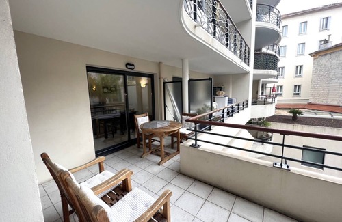 Musicians Quarter Apartment | Sunlight Properties Mirage - Nice Centre With Parking & Terrace
