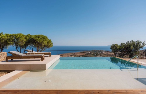 Agia Pelagia Villa | Sunlit & Airy Retreat with Endless Sea Views!