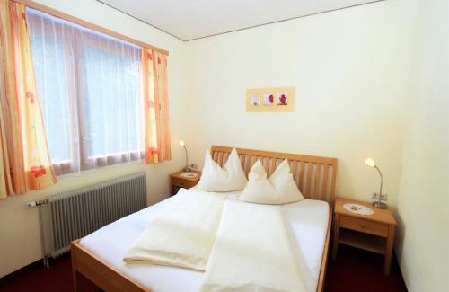 Turracher Hohe House | Sunlit Cabin with Jacuzzi in Turracherhohe