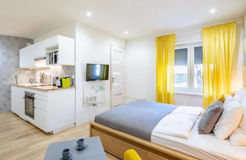 Orszagut Apartment | Sunlit Central Hideaway