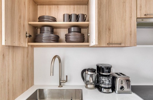 Clinton Hill Apartment | Sunlit Clinton Hill 1BR w/Gym, Pool & W/D, nr Barclays, by Blueground