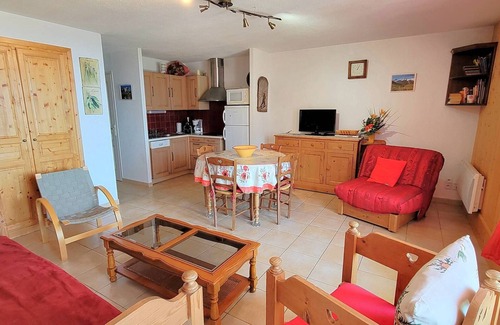 Saint-Michel-de-Chaillol Apartment | Sunlit Ground Floor Apartment, Sleeps 5, South-Facing Terrace - Chaillol 1600